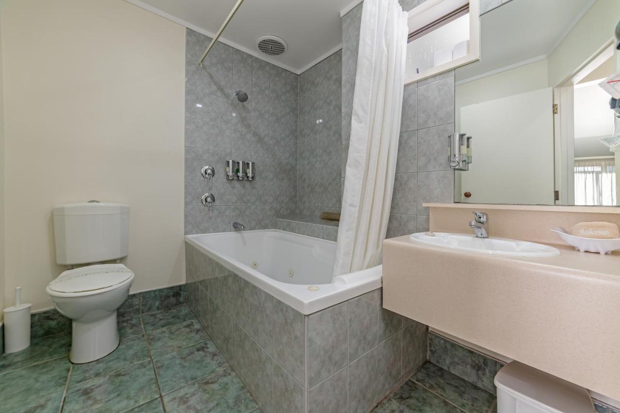Legends Motel Палмерстон-Норт Экстерьер фото